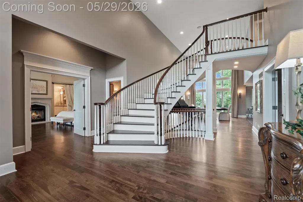 864 Pine Needle Trail Oakland Charter Township MI 48306