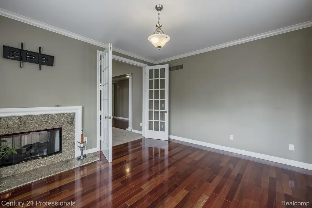 6410 Enclave Drive Independence Charter Township MI 48348