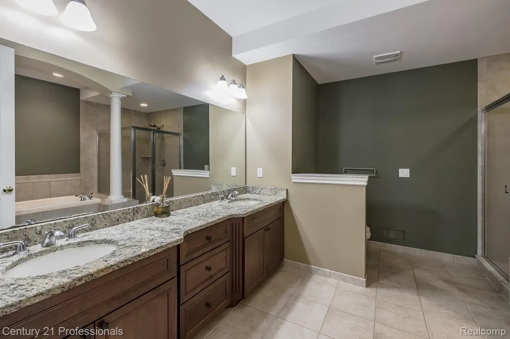 6410 Enclave Drive Independence Charter Township MI 48348