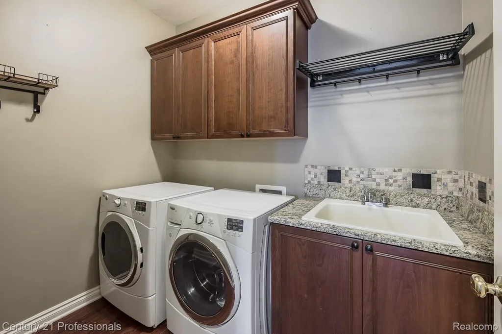 6410 Enclave Drive Independence Charter Township MI 48348