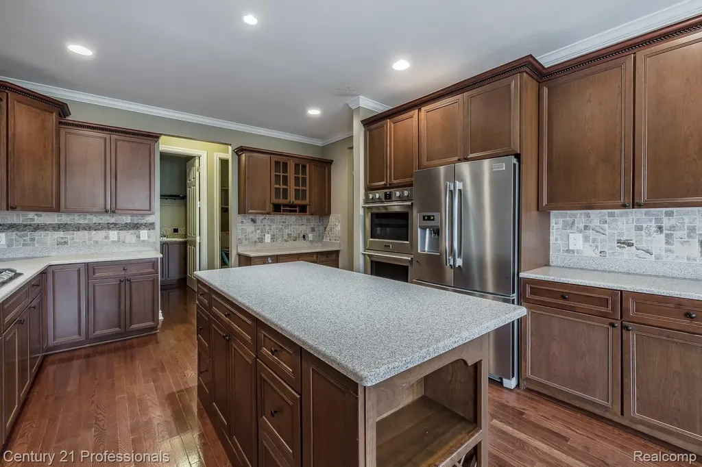 6410 Enclave Drive Independence Charter Township MI 48348