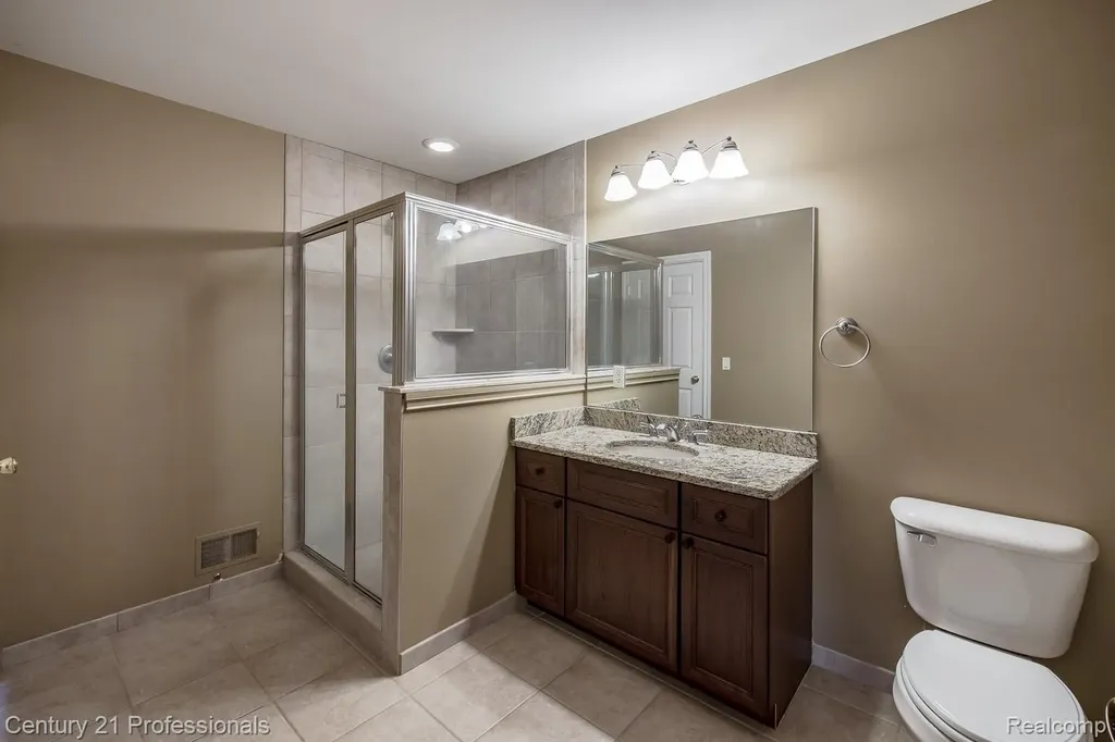6410 Enclave Drive Independence Charter Township MI 48348