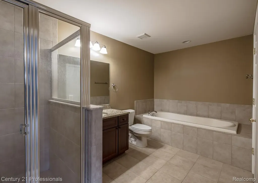 6410 Enclave Drive Independence Charter Township MI 48348