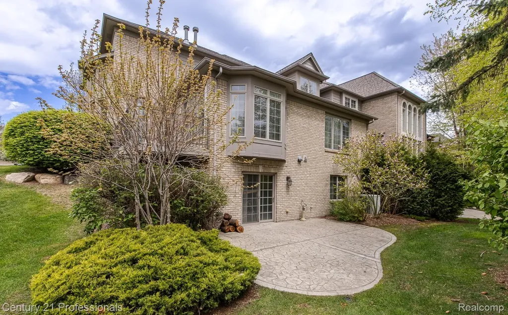 6410 Enclave Drive Independence Charter Township MI 48348