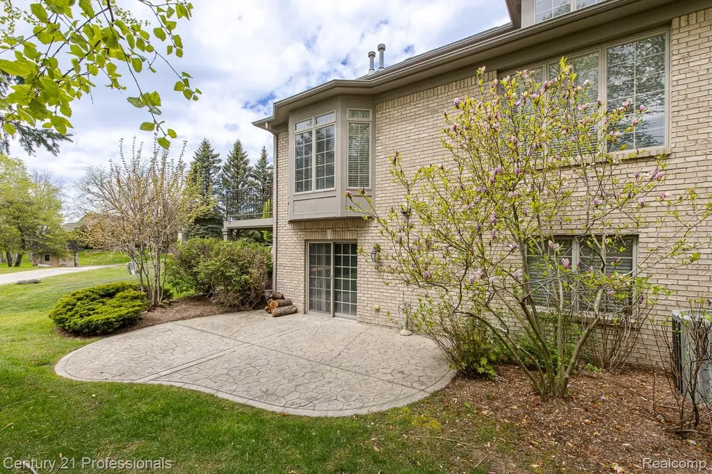 6410 Enclave Drive Independence Charter Township MI 48348