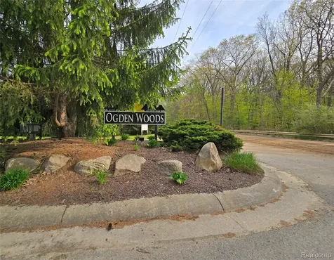 3831 Michael Court White Lake Charter Township MI 48383