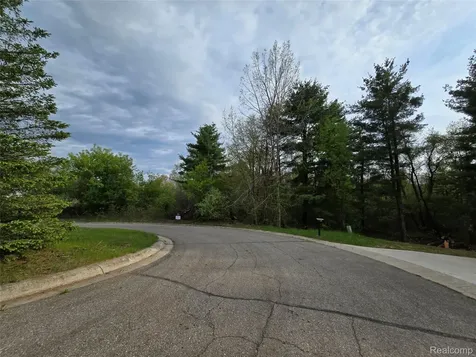 3831 Michael Court White Lake Charter Township MI 48383