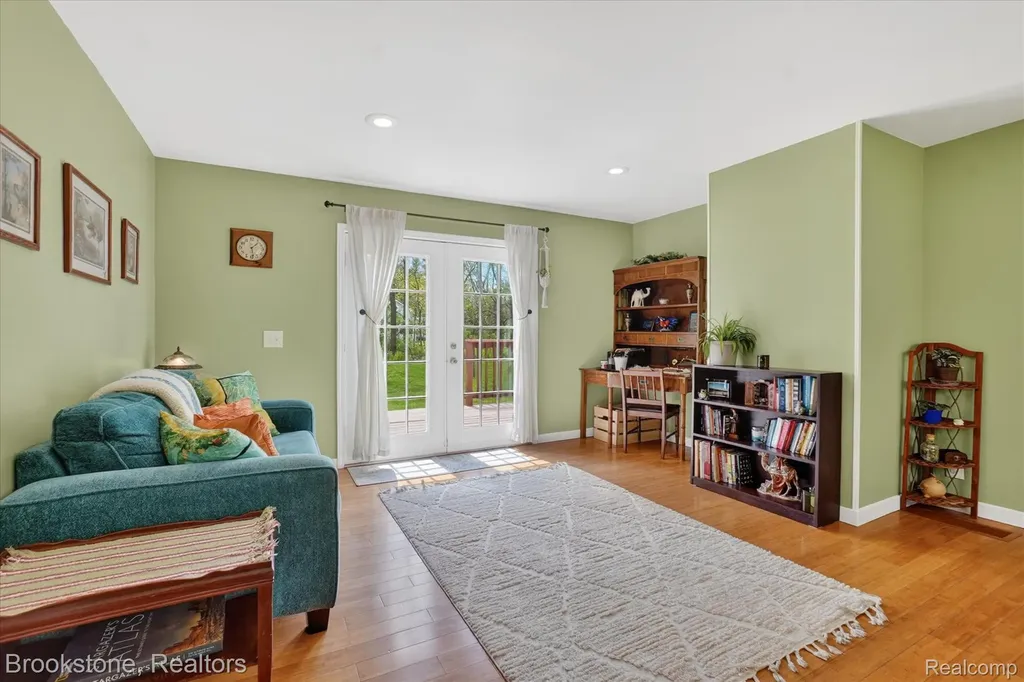 1331 Wolf Court East Lansing City MI 48823