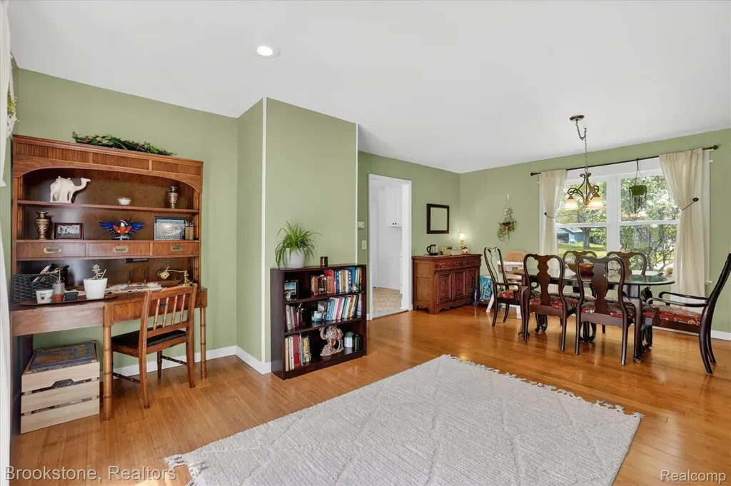 1331 Wolf Court East Lansing City MI 48823