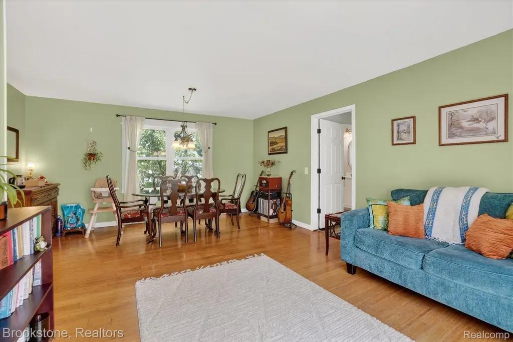 1331 Wolf Court East Lansing City MI 48823