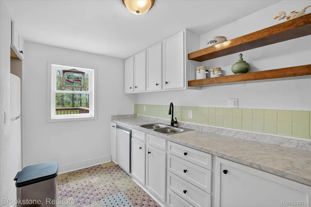 1331 Wolf Court East Lansing City MI 48823