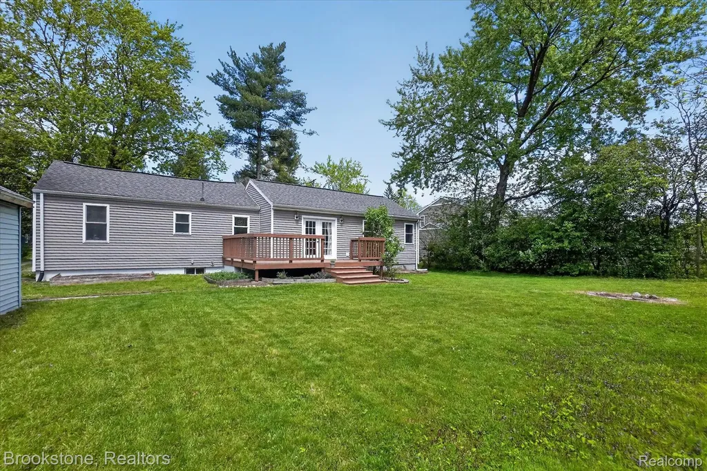 1331 Wolf Court East Lansing City MI 48823