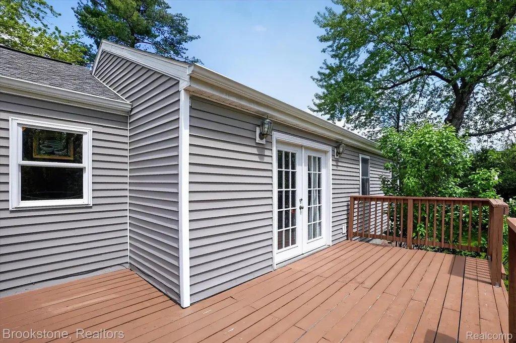 1331 Wolf Court East Lansing City MI 48823