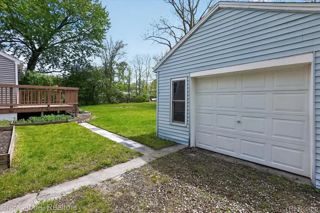 1331 Wolf Court East Lansing City MI 48823