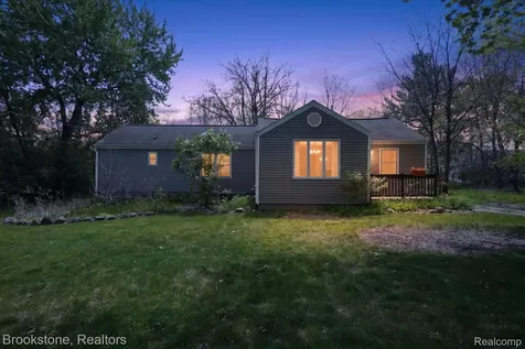 1331 Wolf Court East Lansing City MI 48823