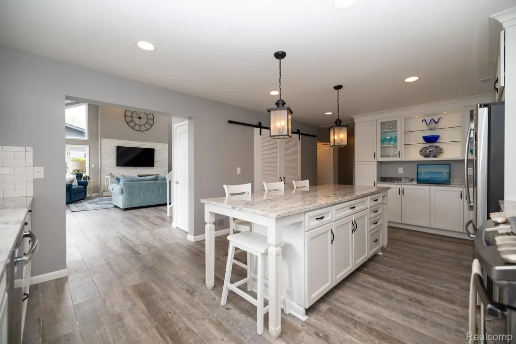 625 Island Drive White Lake Charter Township MI 48386