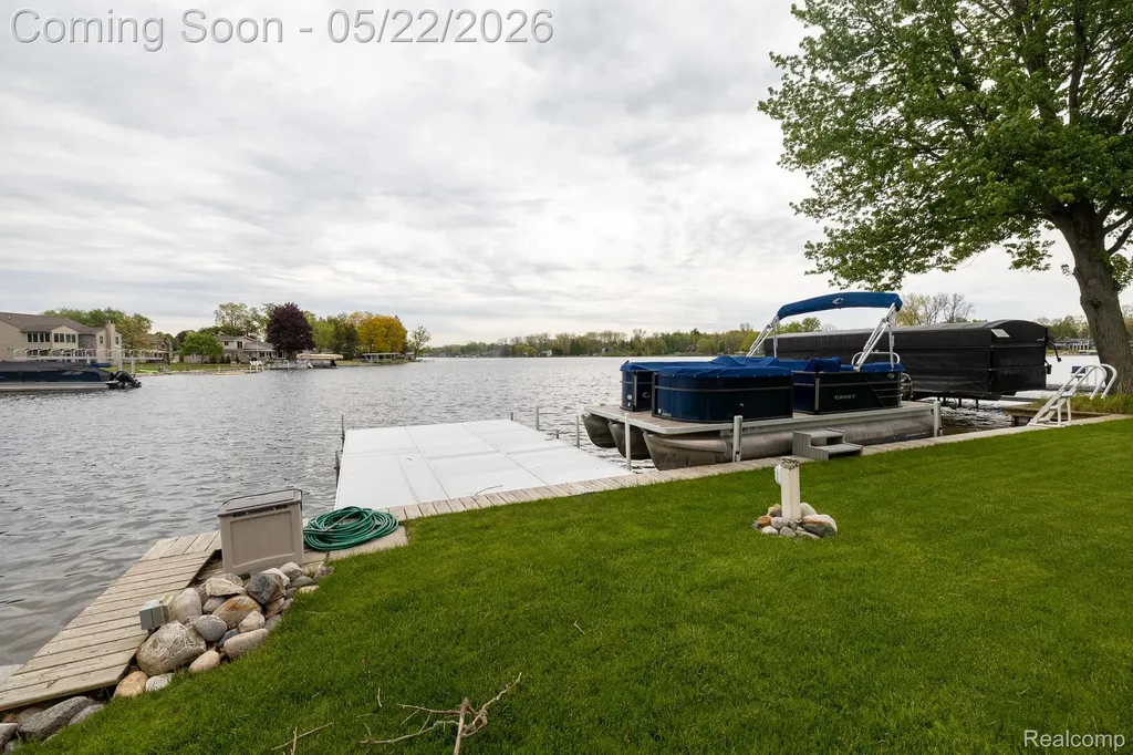 625 Island Drive White Lake Charter Township MI 48386