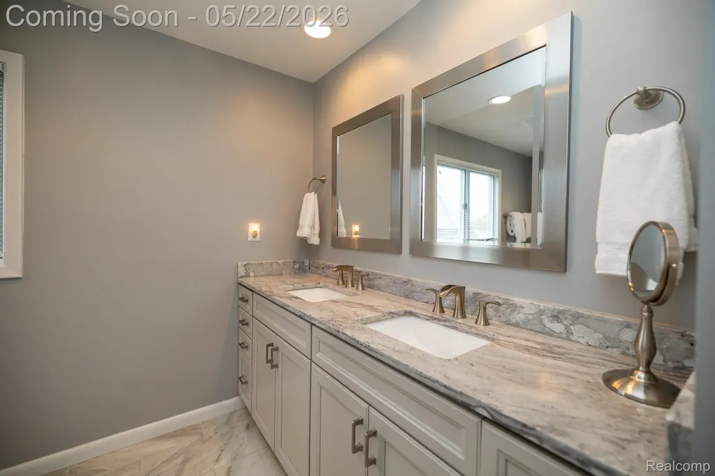 625 Island Drive White Lake Charter Township MI 48386