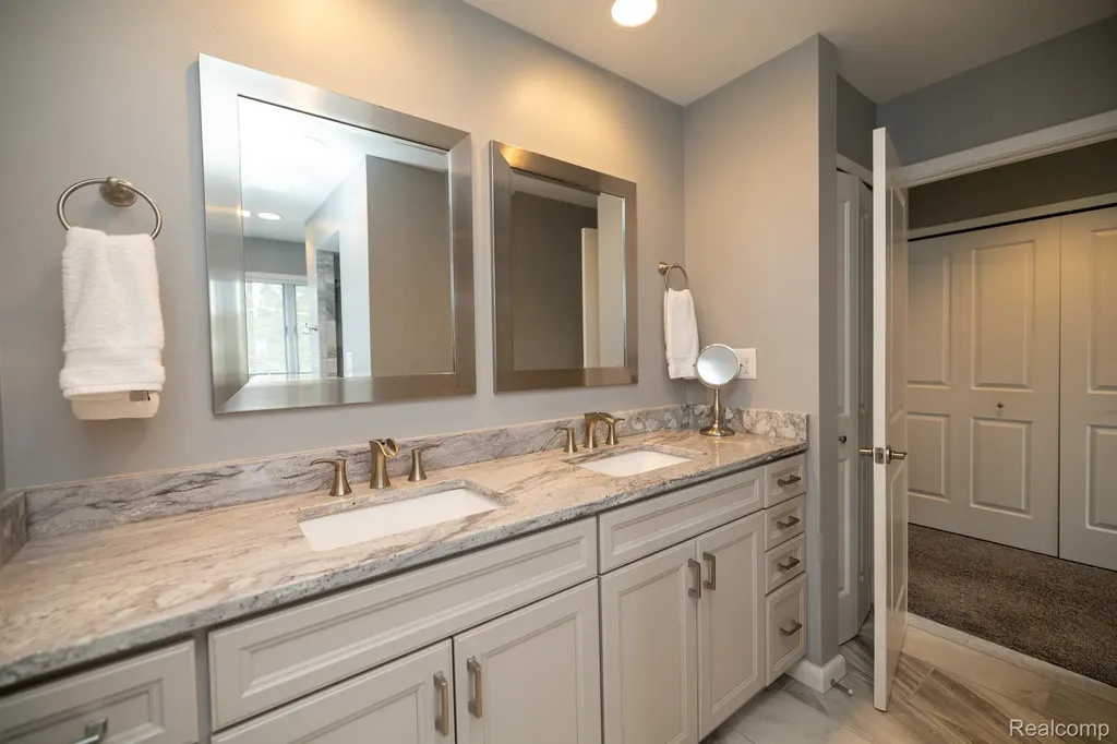 625 Island Drive White Lake Charter Township MI 48386