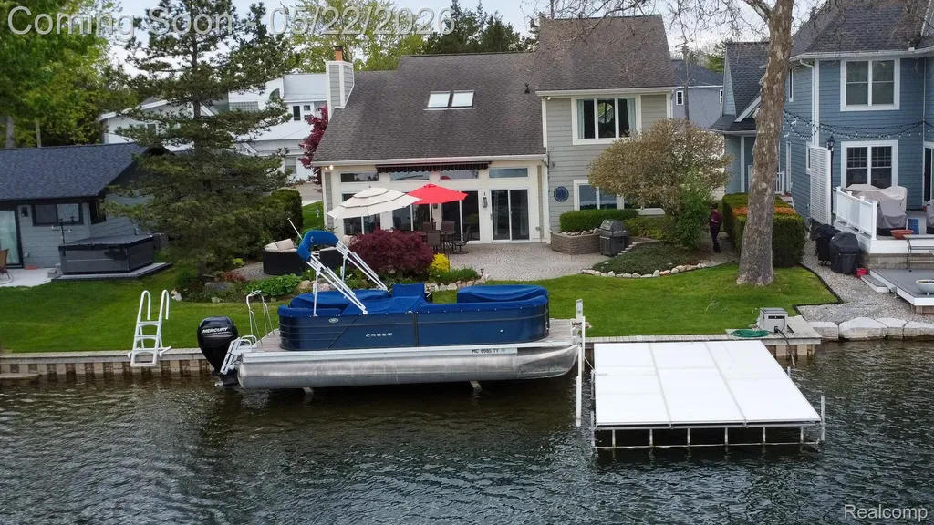 625 Island Drive White Lake Charter Township MI 48386