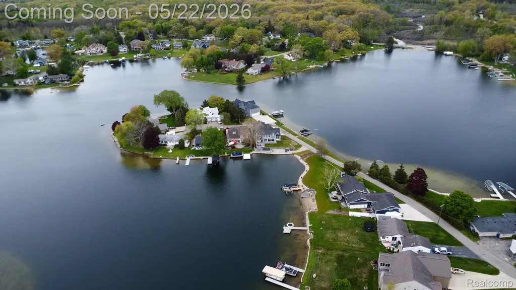 625 Island Drive White Lake Charter Township MI 48386