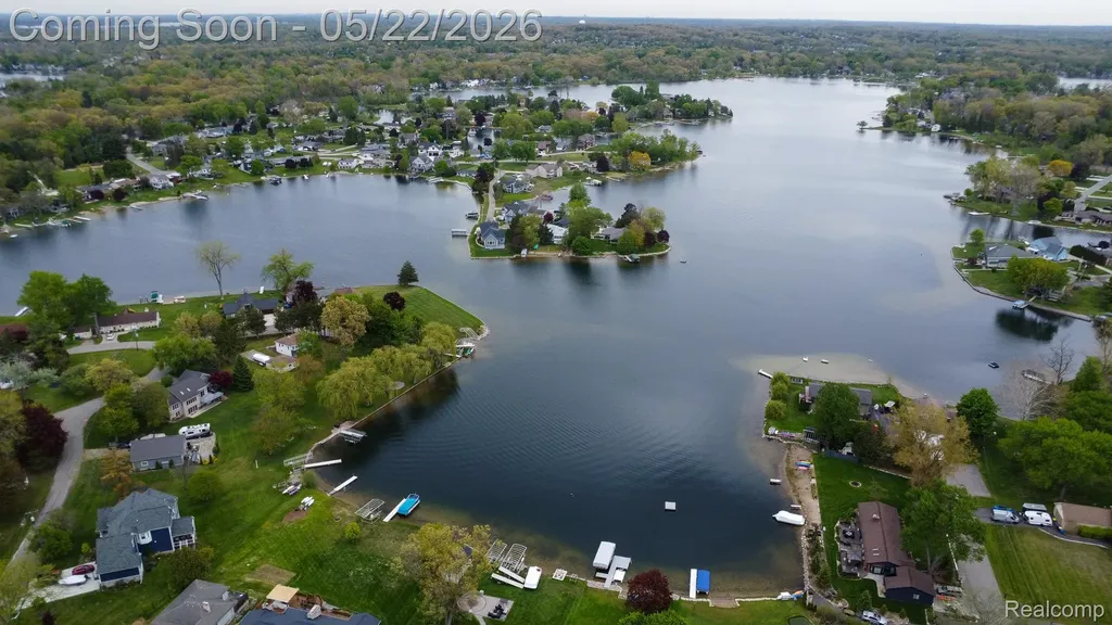 625 Island Drive White Lake Charter Township MI 48386