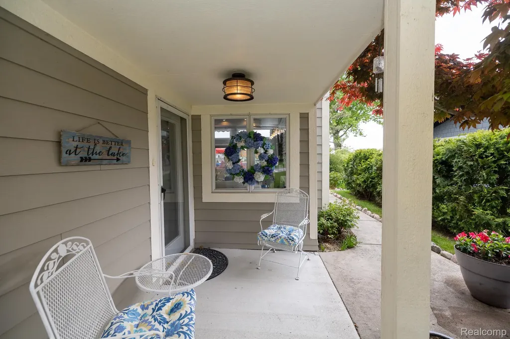 625 Island Drive White Lake Charter Township MI 48386