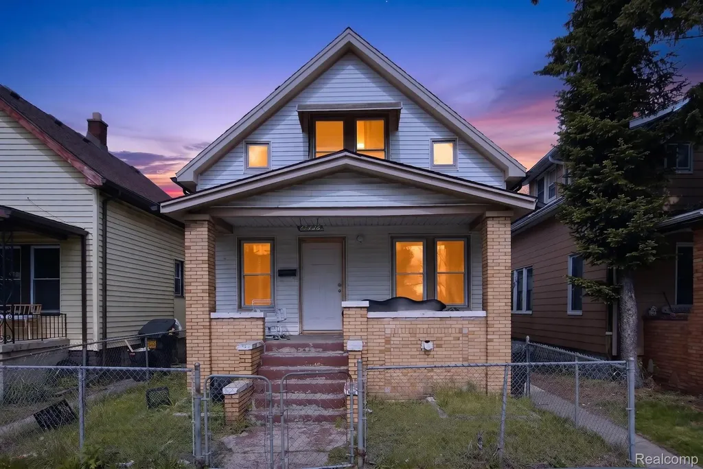 13486 Gallagher Street Hamtramck City MI 48212