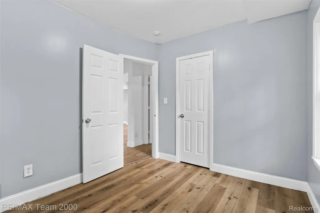 24903 Dunning Street Dearborn City MI 48124