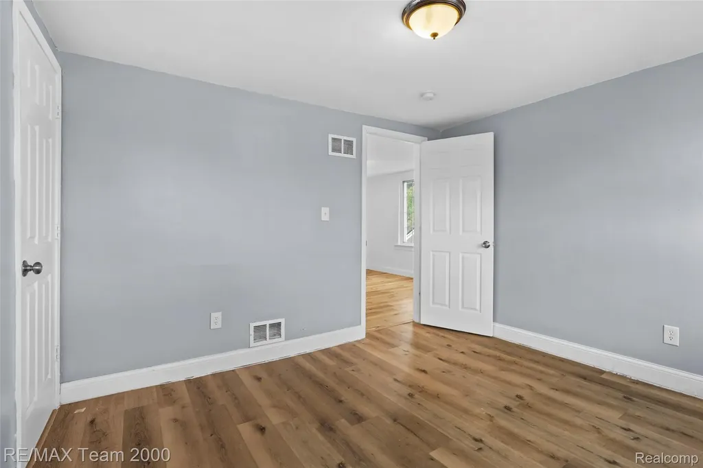 24903 Dunning Street Dearborn City MI 48124