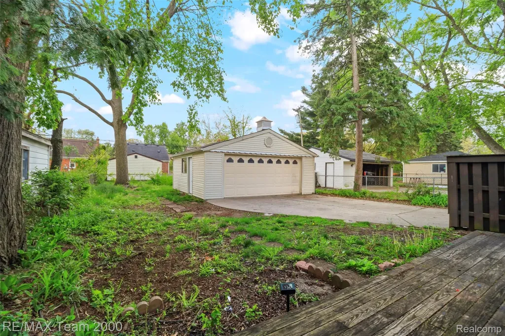 24903 Dunning Street Dearborn City MI 48124