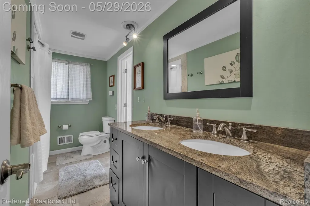 3812 Maiden Street Waterford Charter Township MI 48329
