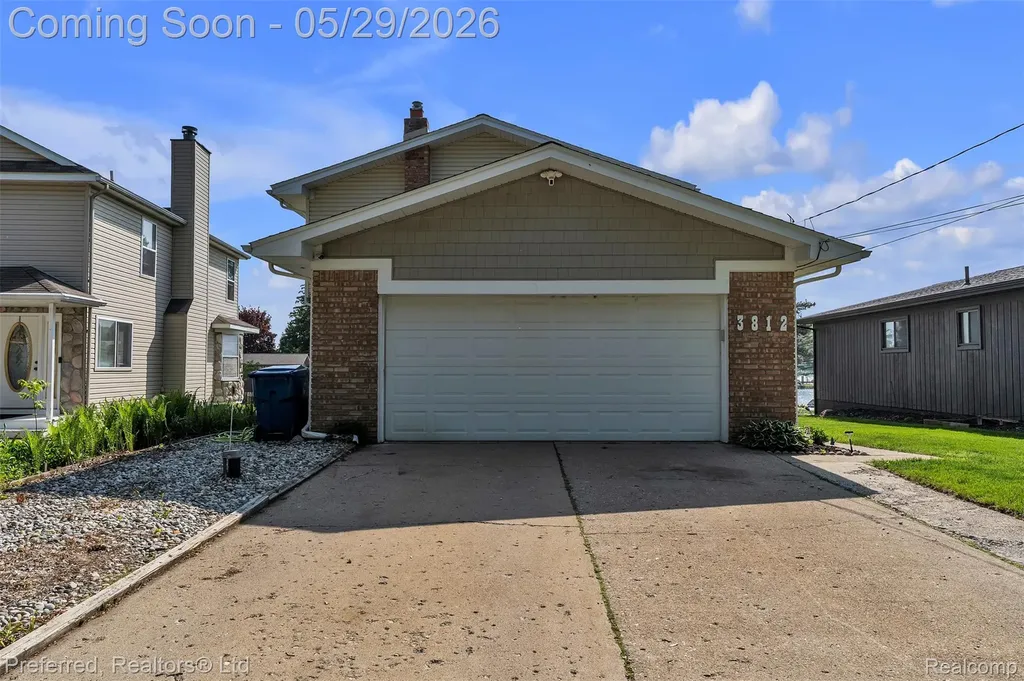 3812 Maiden Street Waterford Charter Township MI 48329
