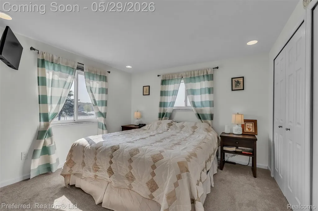 3812 Maiden Street Waterford Charter Township MI 48329
