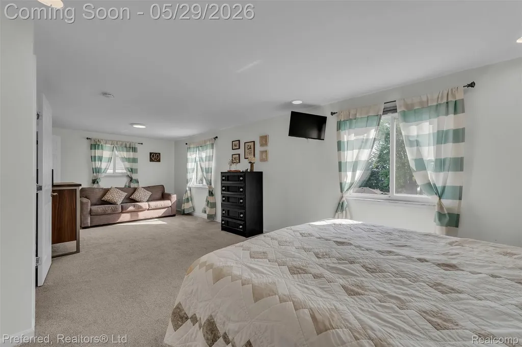 3812 Maiden Street Waterford Charter Township MI 48329