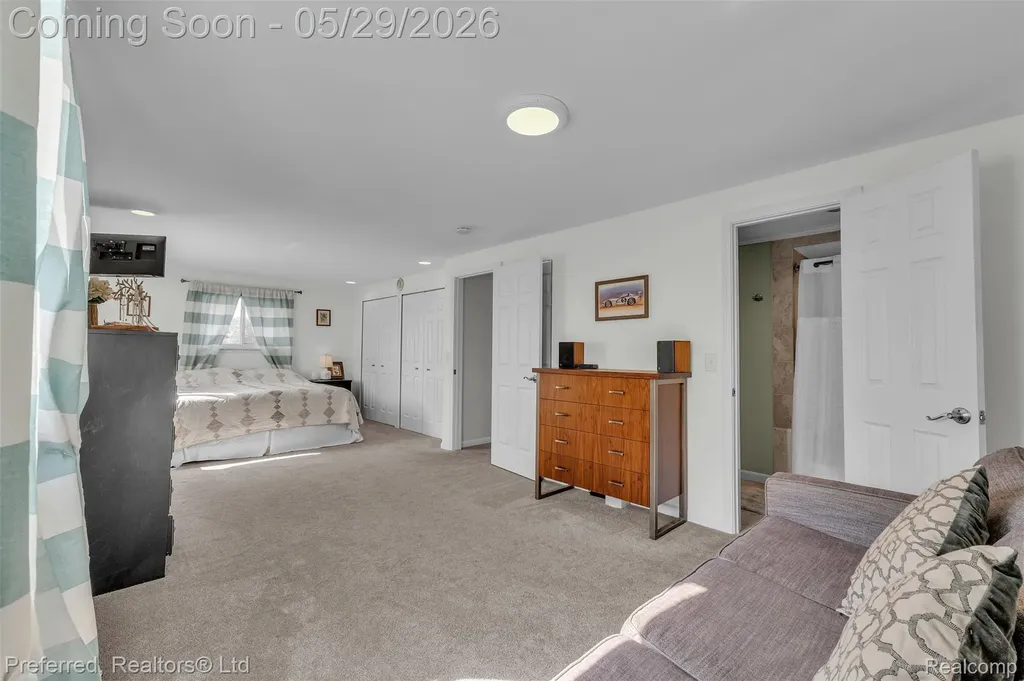 3812 Maiden Street Waterford Charter Township MI 48329