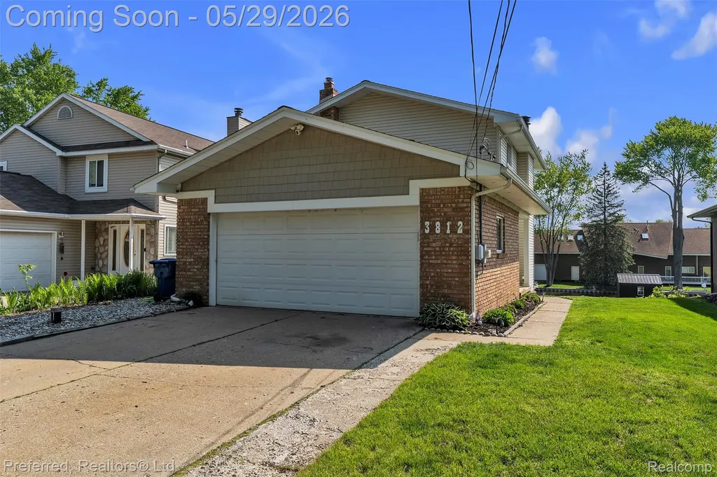 3812 Maiden Street Waterford Charter Township MI 48329