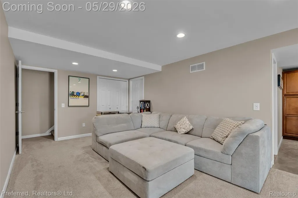 3812 Maiden Street Waterford Charter Township MI 48329