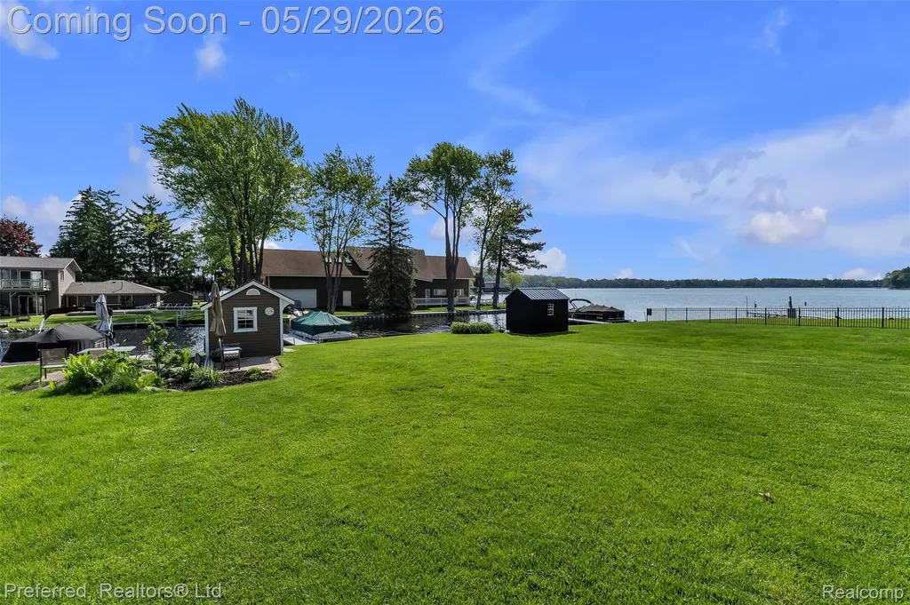 3812 Maiden Street Waterford Charter Township MI 48329
