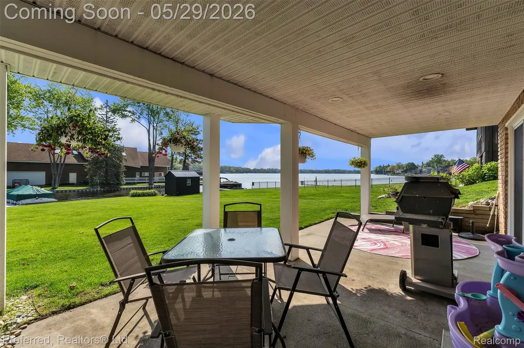 3812 Maiden Street Waterford Charter Township MI 48329
