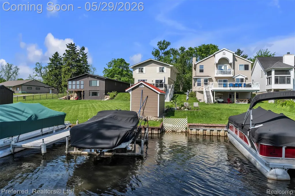 3812 Maiden Street Waterford Charter Township MI 48329