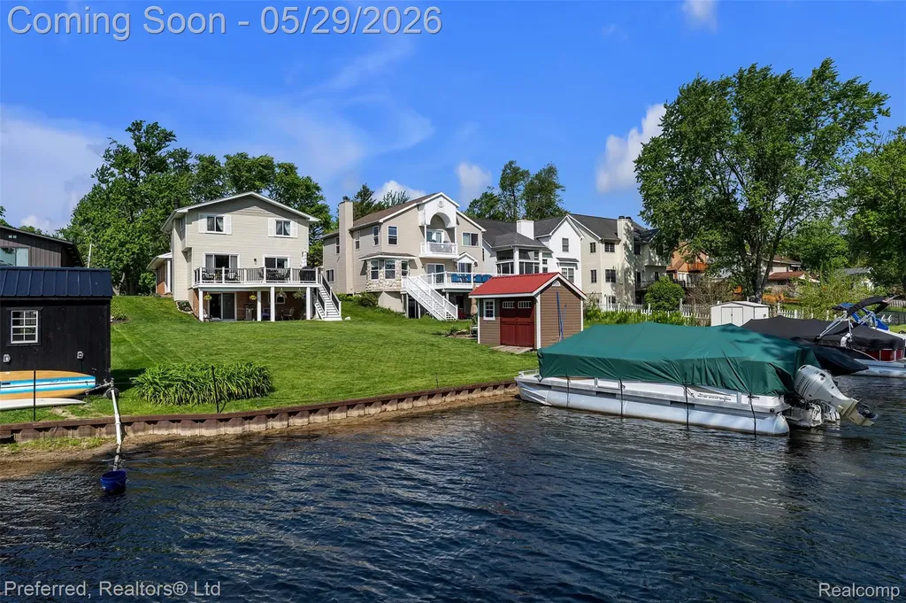 3812 Maiden Street Waterford Charter Township MI 48329