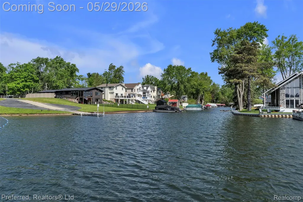 3812 Maiden Street Waterford Charter Township MI 48329