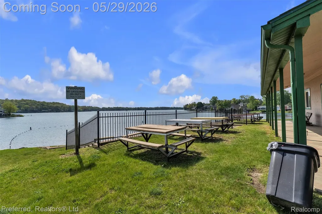 3812 Maiden Street Waterford Charter Township MI 48329