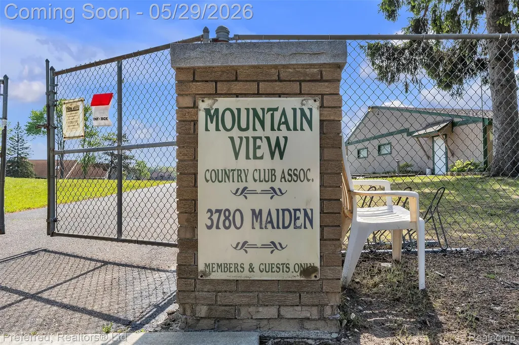 3812 Maiden Street Waterford Charter Township MI 48329
