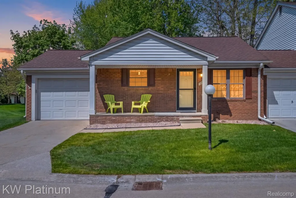 38215 Maple Forest Boulevard E Harrison Charter Township MI 48045