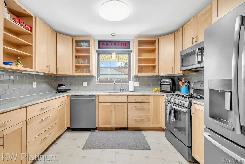 38215 Maple Forest Boulevard E Harrison Charter Township MI 48045
