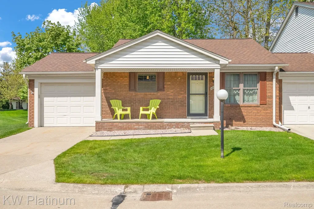 38215 Maple Forest Boulevard E Harrison Charter Township MI 48045