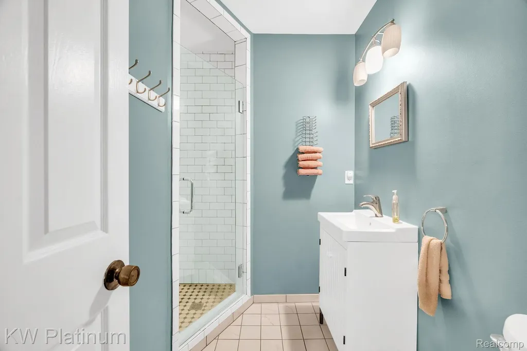 38215 Maple Forest Boulevard E Harrison Charter Township MI 48045