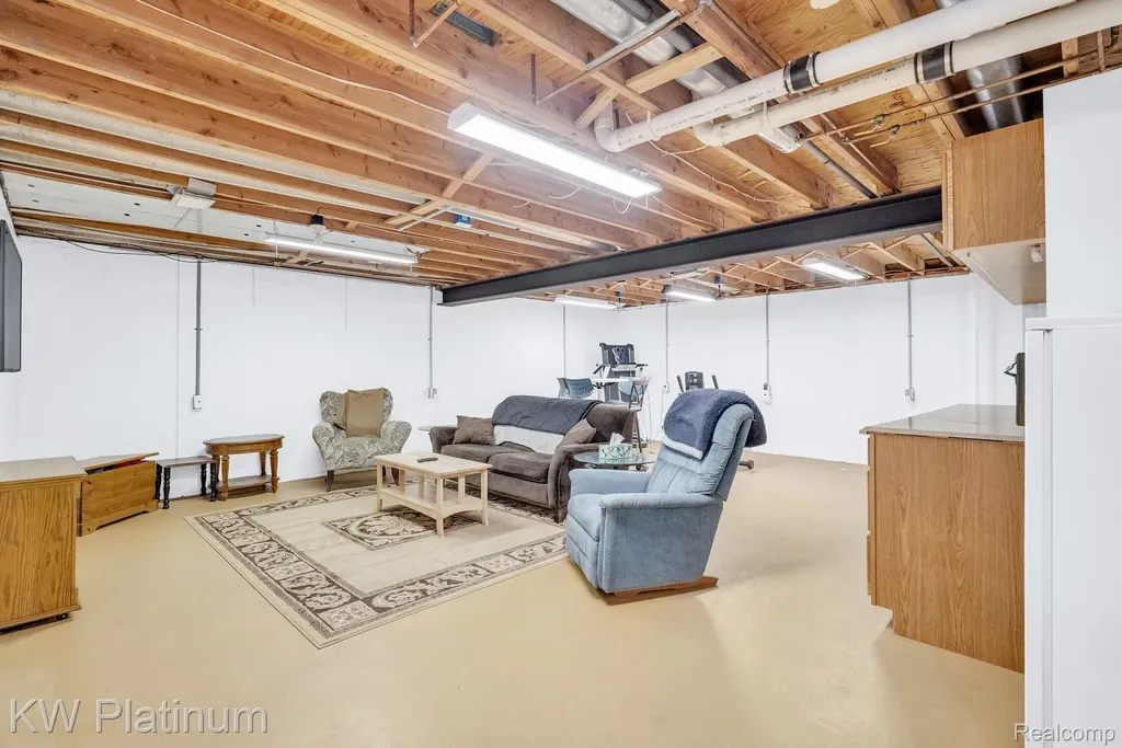 38215 Maple Forest Boulevard E Harrison Charter Township MI 48045